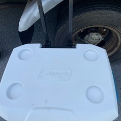 コールマンホイールクーラーボックス60qtの画像