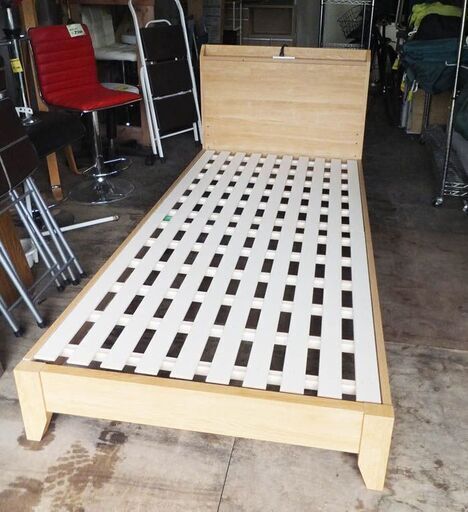 札幌市内限定◆ニトリ◆シングルベッドフレーム　木製　ナチュラル　すのこ　寝具　USED 札幌市内限定◇ニトリ◇シングルベッドフレーム 木製 ナチュラル