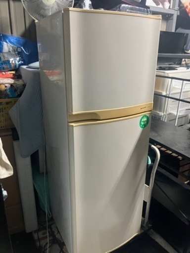 sharp 225 L 冷蔵庫　2008年