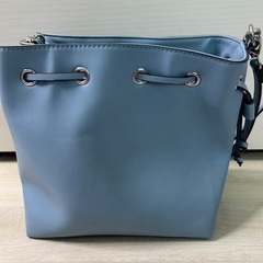 GUESS ショルダーバッグ の画像