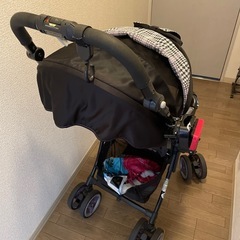 [取引中]combiベビーカー（専用雨具付き）の画像