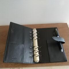 外側の擦れ・傷なし システム手帳 バイブルサイズ 革製の画像