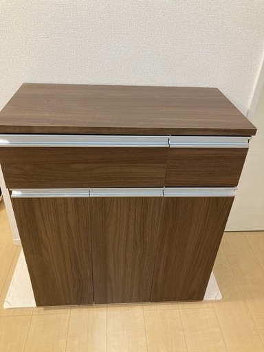 キッチンカウンター　、ゴミ箱