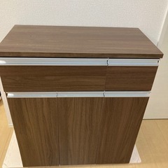 キッチンカウンター　、ゴミ箱　