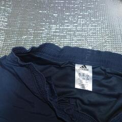 adidas　水着　130の画像