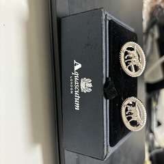 Aquascutum カフスの２セットの画像