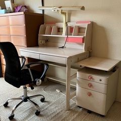 システムベッド、学習机の画像