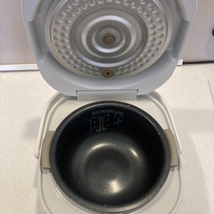 炊飯器の画像