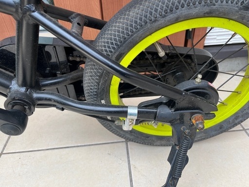 子ども　自転車　14インチ　補助輪あり