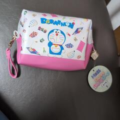 ドラえもん　てのひらぷっくりポーチ（ピンク）