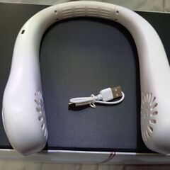 ネッククーラー　クールファン 首かけ扇風機の画像