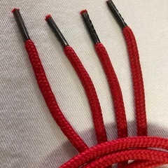 未使用　靴紐　110cm　赤　先端金属の画像