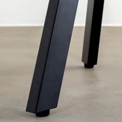 カフェラウンドテーブルの画像