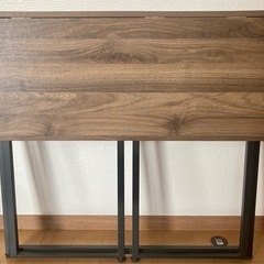 折り畳むテーブル Folding Table