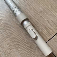 ヘッドが付け替えられる伸縮ポールの画像