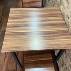 シンプルな木目調　ダイニングセットの画像