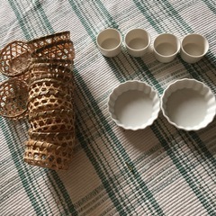 陶器　カップ　竹かご