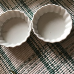 陶器　カップ　竹かごの画像