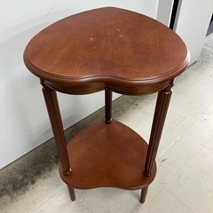 取引場所 南観音 k2407-702 ハート型サイドテーブル 汚れキズありの画像