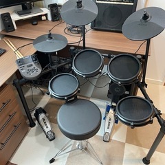 Alesis アレシス 電子ドラムセットNitro Mesh Kitメッシュ折りたたみ式8ピース3シンバル ドラムスローン付き　中古品