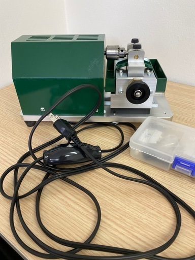 高性能パール穴あけ機 未使用接近