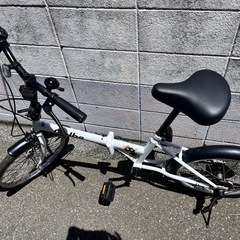 折りたたみ自転車の画像