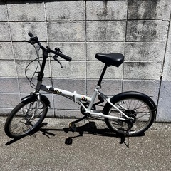 折りたたみ自転車の画像