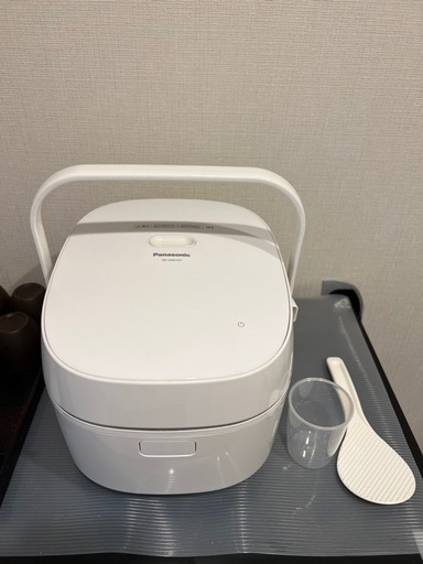 パナソニックスマート炊飯器 SR-UNX101-W + 無料プレゼント. Panasonic SR-UNX101-W Rice Cooker, Odori Cooker, 2-in-1, 5.5 Cups, Induction Type, Mic-Spec, Recipe Added, White + Free presents