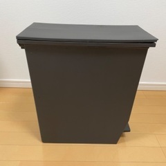 ゴミ箱の画像