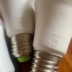 スマートWiFi電球3個セット★色が変わるLEDライト★A19 RGBCW 7W (60W相当)の画像