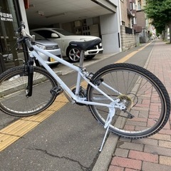 自転車 クロスバイク　マウンテンバイク