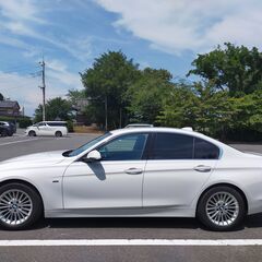 BMW320i　ラグジュアリー　極上　低走行車の画像