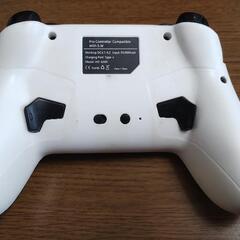 【受け渡し者決まりました】Switch・iPhone用ゲーミングコントローラー 白の画像