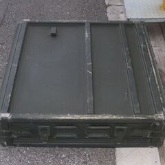 米軍使用の金属製ボックスの画像
