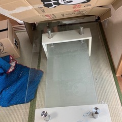 強化ガラステーブル