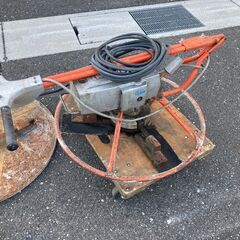 中古 マキタ makita 電動コテ 4000 100V 翼径630mm ハンドトロウェル モルタル 土間ならし コンクリート仕上げ 建築 土木 左官　 愛知県 一宮市 名古屋市 稲沢市 江南市 岩倉市 岐阜 羽島市 各務ヶ原市 岐阜市 三重県 愛知 グッドプライス一宮の画像