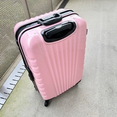 キャリーバッグ ピンクの画像