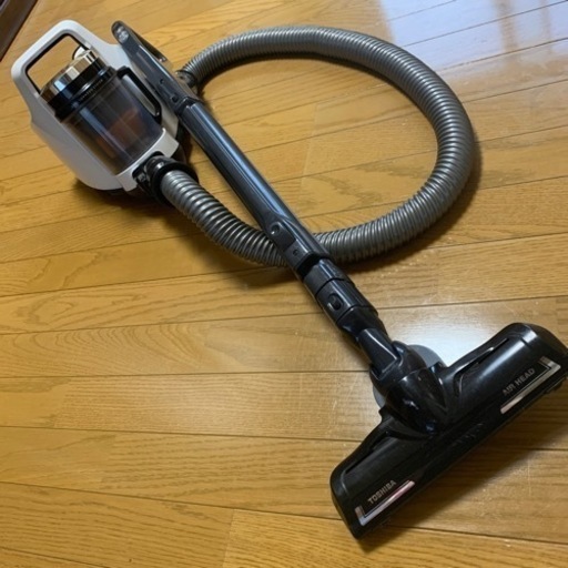 お値下げ‼️TOSHIBA サイクロン掃除機　軽量