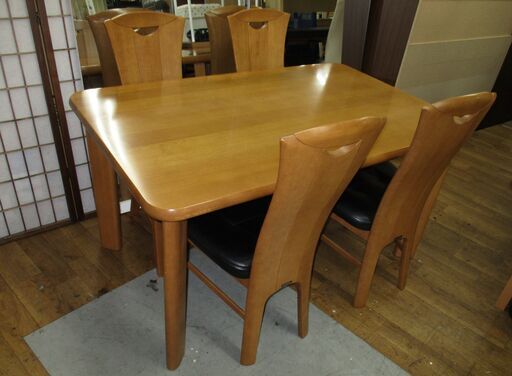 R367 高級 KARIMOKU ダイニング5点セット、幅135cm Used・キレイ
