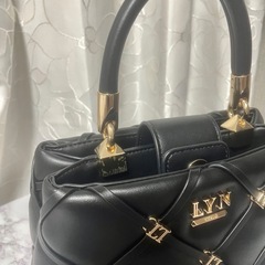 LYN ハンドバッグの画像