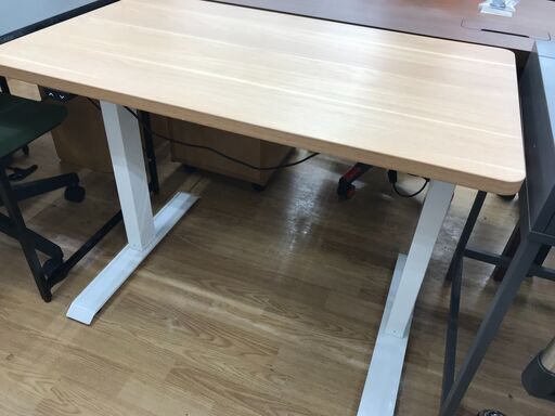 ★ジモティ割あり★  電動昇降テーブル ナチュラル H72.5～122.5×W92×D65 クリーニング済み KJ5752