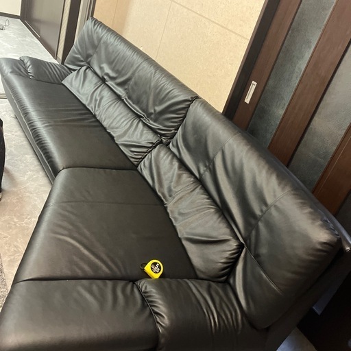黒ソファー