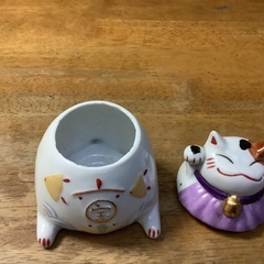 可愛い猫の置き物、小物入れです。の画像