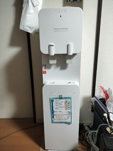 お値下します。ウォーターサーバー\u0026水ボトル新品1本付き