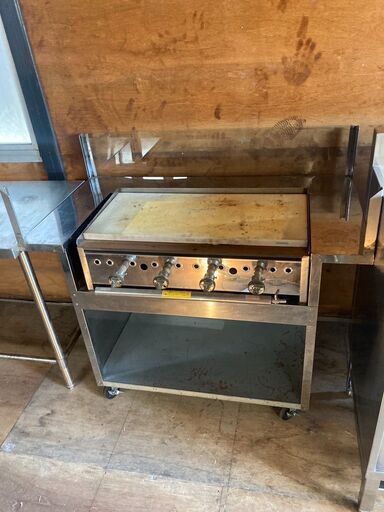 ☆中古￥26,000！業務用ガスグリドル　家電　プロパンガス用　鉄板　幅114㎝ｘ奥行73㎝ｘ高さ98㎝　【BG186】