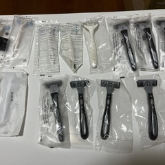 【新品】ホテルアメニティ　 使い捨て／スリッパ／歯ブラシ／ボディタオル／髭剃り等の画像