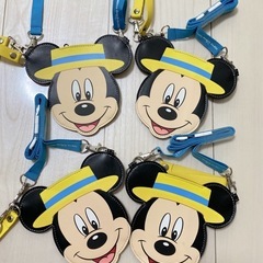 ディズニー　ミッキーマウスのパスケース