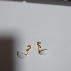 ☆値下げしました　白いネックレス&イヤリングの画像