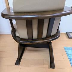 12/8まで。あげます 肘付きハイバック回転椅子1脚 座面に傷ありの画像