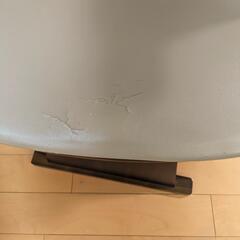 12/8まで。あげます 肘付きハイバック回転椅子1脚 座面に傷ありの画像